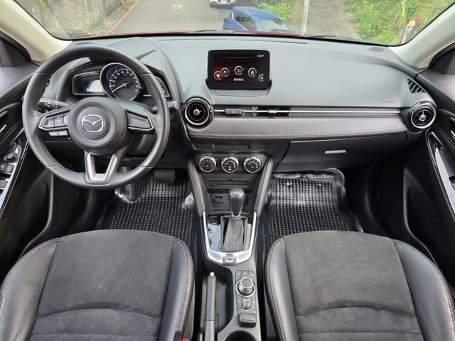 快立嚴選❱❱❱ⓎⒺⓈ認證車2019年【頂級型】魂晶紅✴僅跑十萬❏皮質座椅❏免鑰匙❏LED頭燈❏盲點❏六氣囊❏倒顯❏可全貸  第14張相片