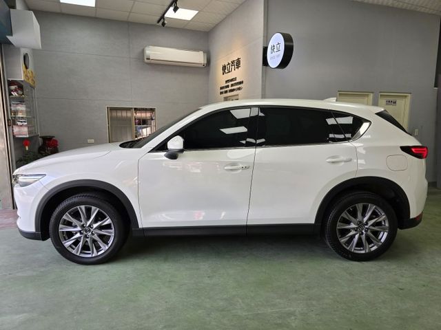 快立嚴選❱❱❱ⓎⒺⓈ認證車2020年型式【旗艦經典型】曜雪白✴原鈑件❏全速域跟車❏電尾❏BOSE❏環景❏雙電椅❏原廠保養  第3張相片