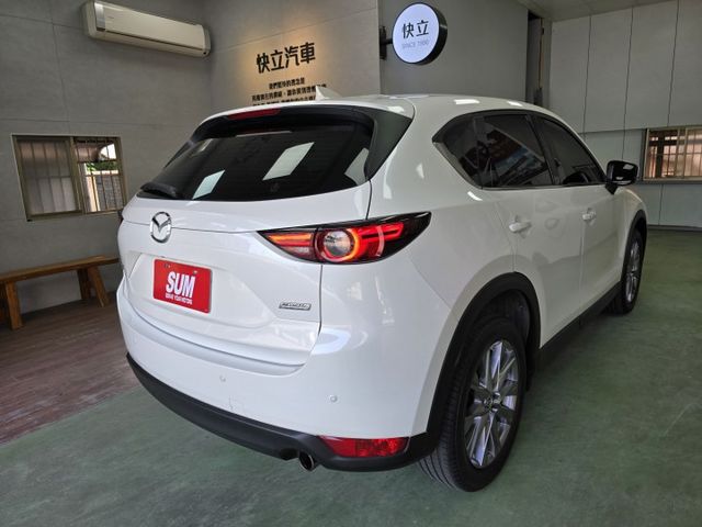 快立嚴選❱❱❱ⓎⒺⓈ認證車2020年型式【旗艦經典型】曜雪白✴原鈑件❏全速域跟車❏電尾❏BOSE❏環景❏雙電椅❏原廠保養  第4張相片