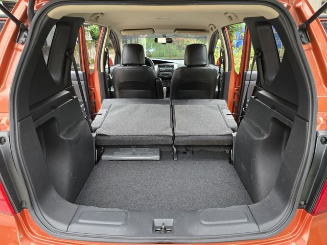 快立嚴選❱❱❱ⓎⒺⓈ認證車2011年型式【C規】樂活橘✴僅跑七萬六❏全車100%原鈑件❏黑內裝❏空力套件❏車庫車❏可全貸  第17張相片