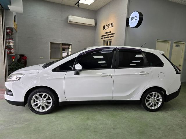 快立嚴選❱❱❱ⓎⒺⓈ認證車2023年6月【輕鬆影音型】冰曜白✴僅跑兩萬❏原漆原鈑件❏安卓機❏環景❏免鑰匙❏電尾門❏可全貸  第4張相片