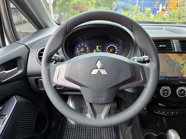 快立嚴選❱❱❱ⓎⒺⓈ認證車2023年6月【輕鬆影音型】冰曜白✴僅跑兩萬❏原漆原鈑件❏安卓機❏環景❏免鑰匙❏電尾門❏可全貸  第16張相片