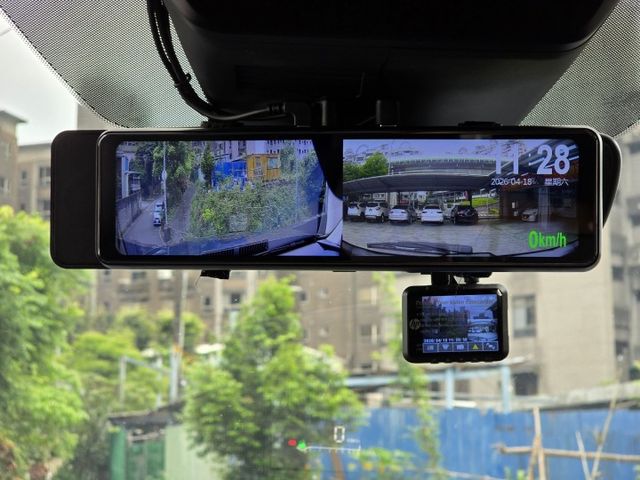 快立嚴選❱❱❱ⓎⒺⓈ認證車2020年【頂級型】鋼鐵灰✴僅跑六萬❏原鈑件❏全速域跟車❏盲點❏HUD❏後座冷氣❏免鑰❏可全貸  第13張相片