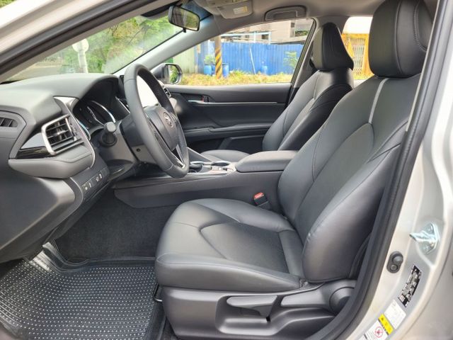 快立嚴選❱❱❱ⓎⒺⓈ認證車2022年5月【精裝豪華版】極光銀✴僅跑六萬❏全車原鈑件❏安卓機❏跟車❏七氣囊❏四輪新❏可全貸  第10張相片