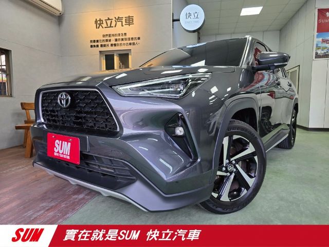 快立嚴選❱❱❱ⓎⒺⓈ認證車2024年型式【潮玩版】雲河灰✴僅跑一萬二❏原漆原鈑件❏電尾門❏盲點❏跟車❏原廠保固中❏可全貸  第1張相片