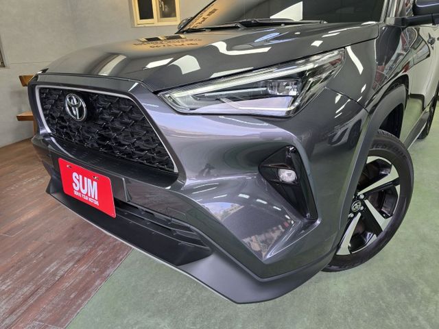 快立嚴選❱❱❱ⓎⒺⓈ認證車2024年型式【潮玩版】雲河灰✴僅跑一萬二❏原漆原鈑件❏電尾門❏盲點❏跟車❏原廠保固中❏可全貸  第2張相片