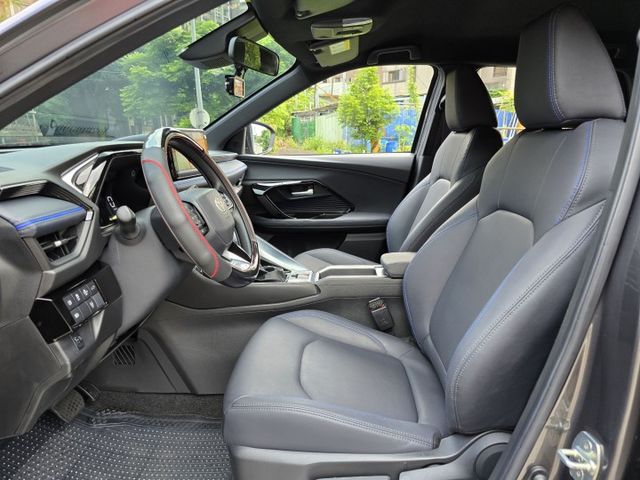 快立嚴選❱❱❱ⓎⒺⓈ認證車2024年型式【潮玩版】雲河灰✴僅跑一萬二❏原漆原鈑件❏電尾門❏盲點❏跟車❏原廠保固中❏可全貸  第10張相片