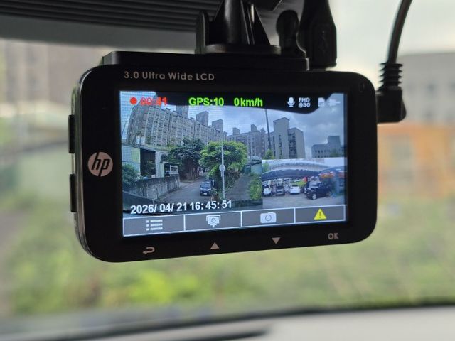 快立嚴選❱❱❱ⓎⒺⓈ認證車2024年型式【潮玩版】雲河灰✴僅跑一萬二❏原漆原鈑件❏電尾門❏盲點❏跟車❏原廠保固中❏可全貸  第13張相片