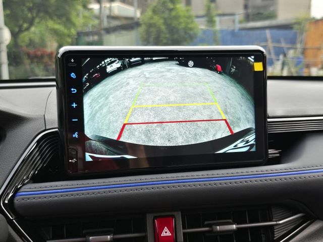 快立嚴選❱❱❱ⓎⒺⓈ認證車2024年型式【潮玩版】雲河灰✴僅跑一萬二❏原漆原鈑件❏電尾門❏盲點❏跟車❏原廠保固中❏可全貸  第16張相片