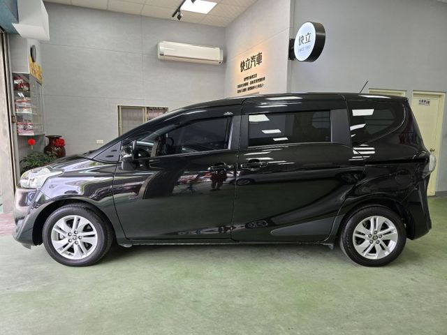 快立嚴選❱❱❱ⓎⒺⓈ認證車2018年式【豪華✚版】檀木黑✲僅跑四萬❏原漆原鈑件❏單電動側滑門❏免鑰❏定速❏車庫車❏可全貸  第4張相片