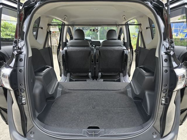 快立嚴選❱❱❱ⓎⒺⓈ認證車2018年式【豪華✚版】檀木黑✲僅跑四萬❏原漆原鈑件❏單電動側滑門❏免鑰❏定速❏車庫車❏可全貸  第17張相片