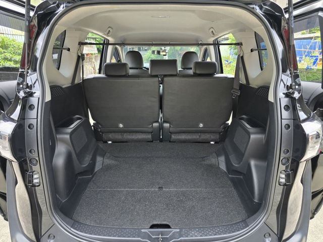 快立嚴選❱❱❱ⓎⒺⓈ認證車2018年式【豪華✚版】檀木黑✲僅跑四萬❏原漆原鈑件❏單電動側滑門❏免鑰❏定速❏車庫車❏可全貸  第18張相片