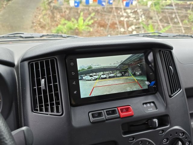 快立嚴選❱❱❱ⓎⒺⓈ認證車2024年型式【五人座自排TSS雙精裝】雪貂白✴僅跑六千❏原漆原鈑件❏鋁圈❏電折❏影音❏可全貸  第15張相片