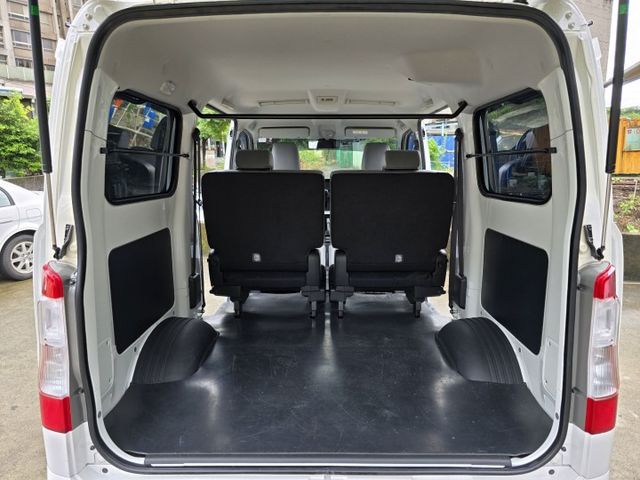 快立嚴選❱❱❱ⓎⒺⓈ認證車2024年型式【五人座自排TSS雙精裝】雪貂白✴僅跑六千❏原漆原鈑件❏鋁圈❏電折❏影音❏可全貸  第19張相片