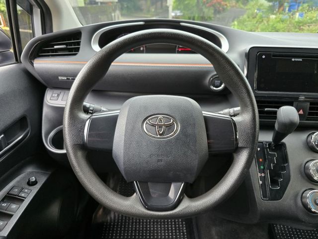 快立嚴選❱❱❱ⓎⒺⓈ認證車2022年1.5【經典版】極光銀✴僅跑八萬五❏原漆原鈑件❏免鑰❏防滑❏省油大空間❏可全額貸款✔  第8張相片