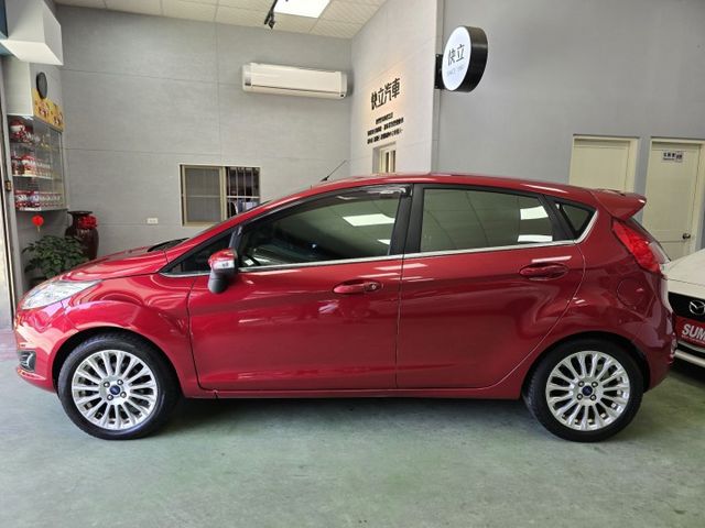 快立嚴選❱❱❱ⓎⒺⓈ認證車2016年4月領牌【1.5 S版】炫目紅✴僅跑十二萬❏原鈑件❏安卓機❏免鑰匙❏四輪新❏可全額貸  第4張相片