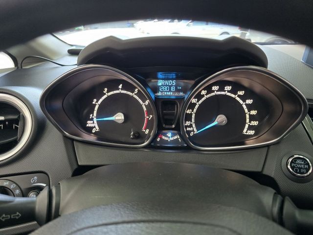 快立嚴選❱❱❱ⓎⒺⓈ認證車2016年4月領牌【1.5 S版】炫目紅✴僅跑十二萬❏原鈑件❏安卓機❏免鑰匙❏四輪新❏可全額貸  第9張相片