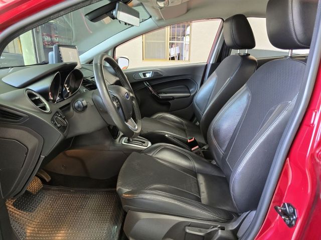 快立嚴選❱❱❱ⓎⒺⓈ認證車2016年4月領牌【1.5 S版】炫目紅✴僅跑十二萬❏原鈑件❏安卓機❏免鑰匙❏四輪新❏可全額貸  第10張相片