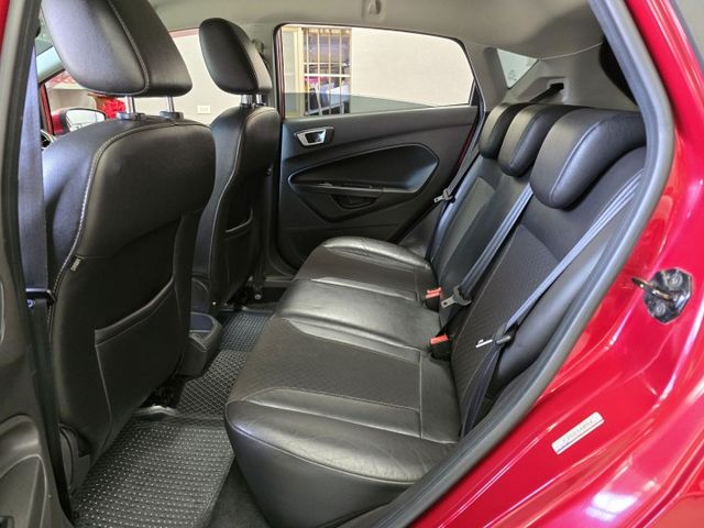 快立嚴選❱❱❱ⓎⒺⓈ認證車2016年4月領牌【1.5 S版】炫目紅✴僅跑十二萬❏原鈑件❏安卓機❏免鑰匙❏四輪新❏可全額貸  第16張相片