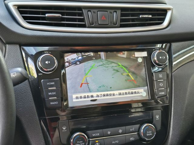 快立嚴選❱❱❱ⓎⒺⓈ認證車2015年【經典影音版】雪奔白✴里程保證❏日型燈❏衛星導航❏倒車顯影❏一手車❏原廠保養❏可全貸  第13張相片