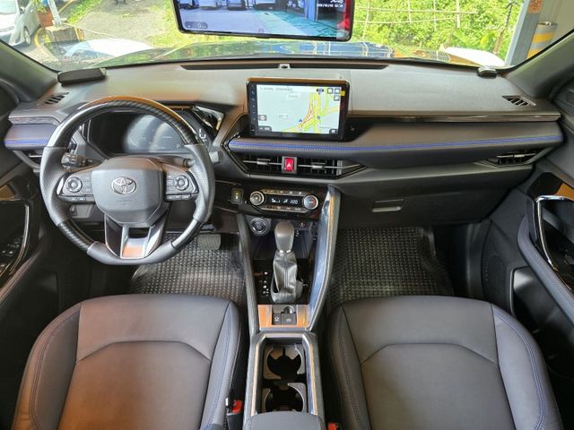 快立嚴選❱❱❱ⓎⒺⓈ認證車2024年【雙精裝潮玩版】雲河灰✴僅跑一萬五❏原漆原鈑件❏環景❏電尾門❏盲點❏保固中❏可全額貸  第17張相片