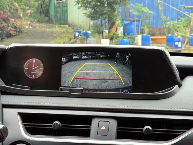 快立嚴選❱❱❱ⓎⒺⓈ認證車2019年1月領牌【菁英版】極光鈦✲僅跑一萬五❏原漆原鈑件❏一手車庫車❏內外氣氛極新❏可全額貸  第15張相片