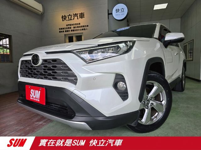 快立嚴選❱❱❱ⓎⒺⓈ認證車2019年10月領牌【精裝旗艦型】珍珠白✴里程保證❏環景❏導航❏電尾❏盲點❏四輪全新胎❏可全貸  第1張相片