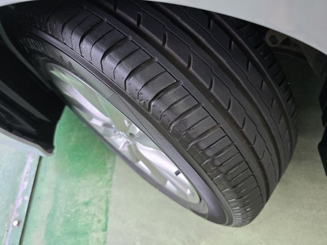 快立嚴選❱❱❱ⓎⒺⓈ認證車2021年【精裝豪華版】極光銀✴僅跑三萬❏原漆原鈑件❏安卓機❏導航❏恆溫❏跟車❏四輪新❏可全貸  第8張相片