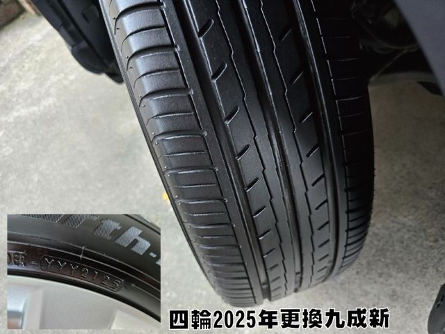 快立嚴選❱❱❱ⓎⒺⓈ認證車2022年9月【精裝尊爵版】雲河灰✴僅跑四萬九❏原鈑件❏盲點❏環景❏安卓❏導航❏四輪新❏可全貸  第8張相片