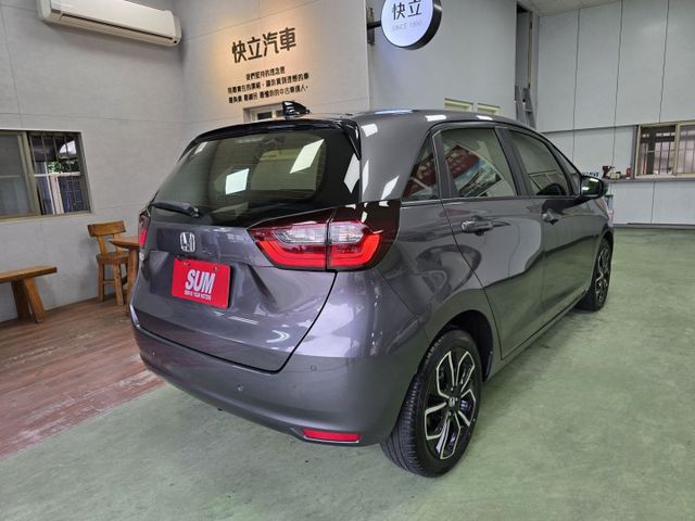 快立嚴選❱❱❱ⓎⒺⓈ認證車2023年9月領牌【汽油版】深鈦灰✴僅跑一萬❏原鈑件❏跟車❏六氣囊❏免鑰匙❏前後LED❏可全貸  第5張相片