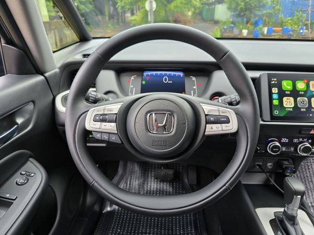 快立嚴選❱❱❱ⓎⒺⓈ認證車2023年9月領牌【汽油版】深鈦灰✴僅跑一萬❏原鈑件❏跟車❏六氣囊❏免鑰匙❏前後LED❏可全貸  第11張相片