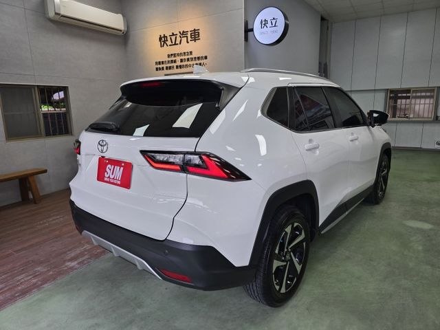 快立嚴選❱❱❱ⓎⒺⓈ認證車2024年【雙精裝潮玩版】雪貂白✴僅跑一萬❏原鈑件❏環景❏盲點❏恆溫❏電尾門❏數位儀表❏車頂架  第4張相片