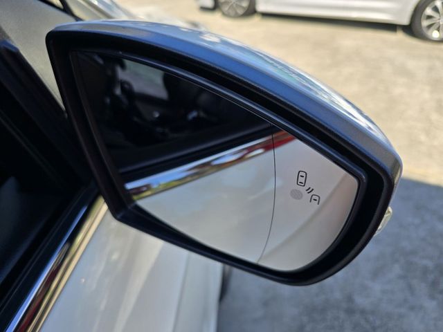 快立嚴選❱❱❱ⓎⒺⓈ認證車2016年【1.5 時尚經典型】皓月白✴僅跑六萬❏原鈑件❏環景❏盲點❏電尾門❏安卓機❏可全額貸  第6張相片