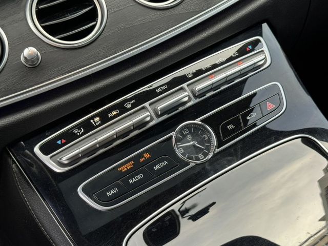 ㊣BENZ E300 AMG/原鈑件/雙液晶銀幕/柏林之音/天窗/盲點/免鑰匙/摸門/CarPlay/電動尾門  第14張相片