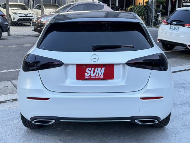 ㊣Benz A200/原鈑件/珍珠白+黑車頂/CarPlay/免鑰匙/換檔撥片/定速巡航/前後雷達/倒車影像/電動座椅  第5張相片