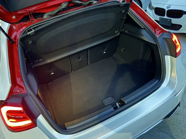㊣Benz A200/原鈑件/珍珠白+黑車頂/CarPlay/免鑰匙/換檔撥片/定速巡航/前後雷達/倒車影像/電動座椅  第19張相片