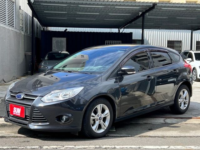 2015年式 FORD FOCUS 1.6L 汽油時尚型 原鈑件 超低里程 定期保養 更換耗材 車況超好  第1張相片