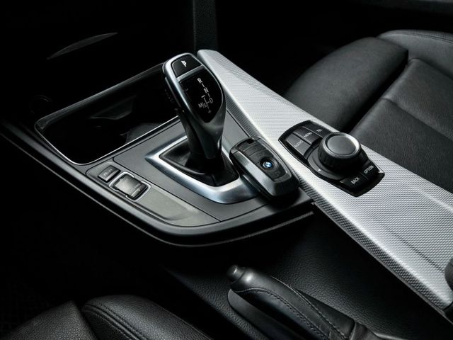 BMW 428i M版 原鈑件 免鑰摸門/天窗/M版方向盤/電動記憶座椅/電尾門/19吋輪圈/安卓機  第13張相片