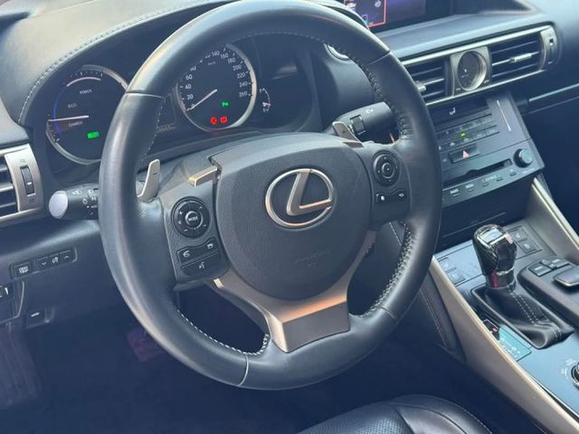 LEXUS IS300h 頂級Nivi 認證車 改F-Sport包 一字尾燈  第4張相片