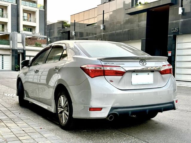 ALTIS Z版 原鈑件全車Z版套件/雙環數位儀表/免鑰匙啟動/恆溫空調/天窗/快撥換檔  第2張相片