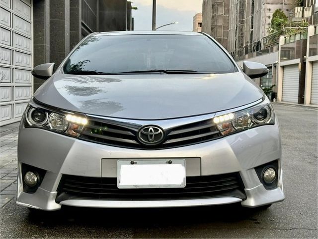 ALTIS Z版 原鈑件全車Z版套件/雙環數位儀表/免鑰匙啟動/恆溫空調/天窗/快撥換檔  第3張相片