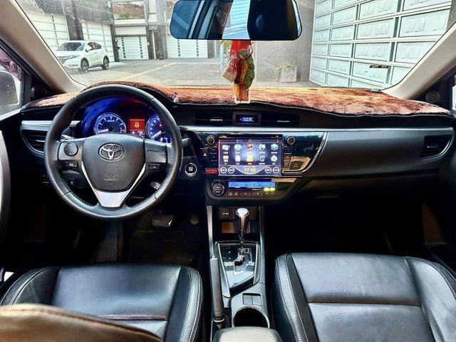 ALTIS Z版 原鈑件全車Z版套件/雙環數位儀表/免鑰匙啟動/恆溫空調/天窗/快撥換檔  第4張相片
