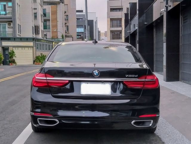 2016年式 BMW 730d  G11 柴油 低里程 原鈑件  第4張相片