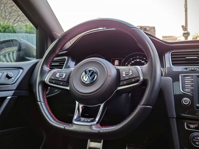 VW GTI 全原廠 無惡操 低里程 經典菱格紋座椅 CarPlay 免鑰匙 摸門 定速 倒車顯影  第10張相片