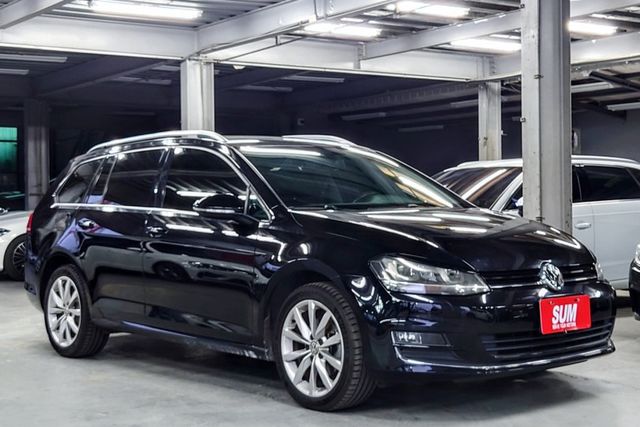 GOLF VARIANT 1.4TSI 認證車 低里程 免鑰匙啟動/定速/倒車顯影/前後偵測雷達/轉向輔助燈  第1張相片
