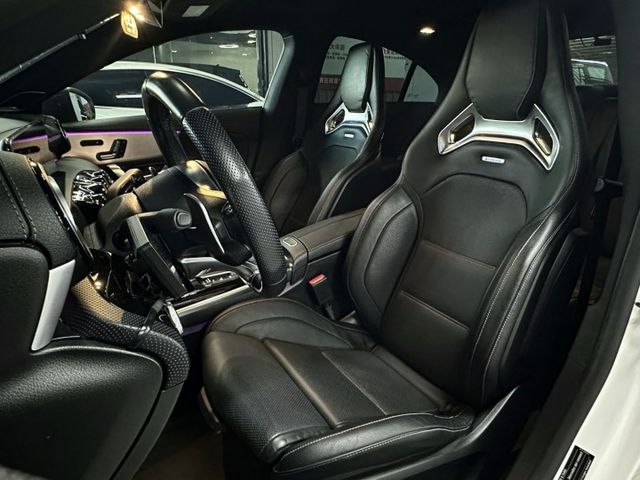 CLA45S 4MATIC 原鈑件 低里程 配備超滿 改裝約50萬  第8張相片