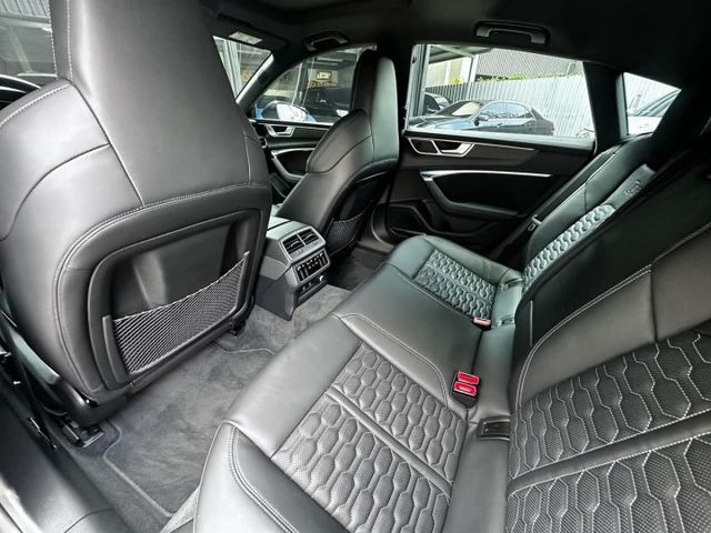 AUDI RS7 SportBack 原鈑件 實跑3萬km  第8張相片