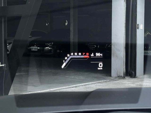 AUDI RS7 SportBack 原鈑件 實跑3萬km  第10張相片