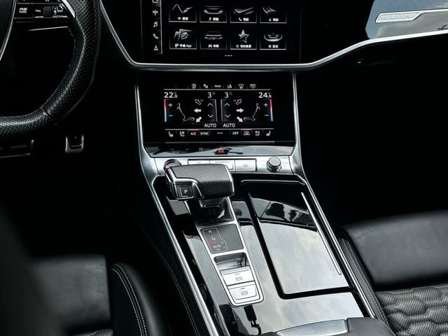 AUDI RS7 SportBack 原鈑件 實跑3萬km  第11張相片
