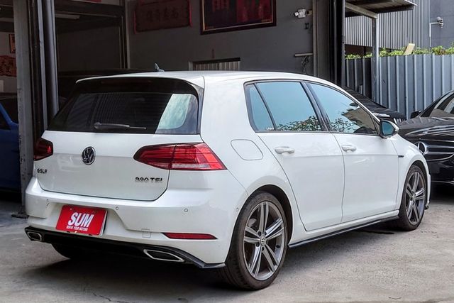 GOLF 280TSI RLine低里程 ACC跟車 盲點 液晶儀表 換檔撥片 CarPlay 倒車顯影 免鑰匙 摸門  第2張相片